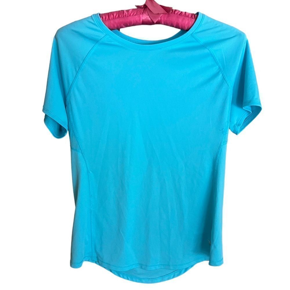 Old Navy Active semi-fitted‎ athleisure short sleeved t-shirt size medium